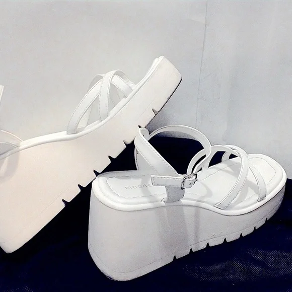Steve Madden Y2K Bratz Strappy Platform Sandals - Picture 8 of 9